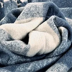 Plaid dekens - throw van wolmix - Phoebe (blauw)