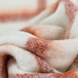 Plaid dekens - throw van wolmix - Rachel (roze)