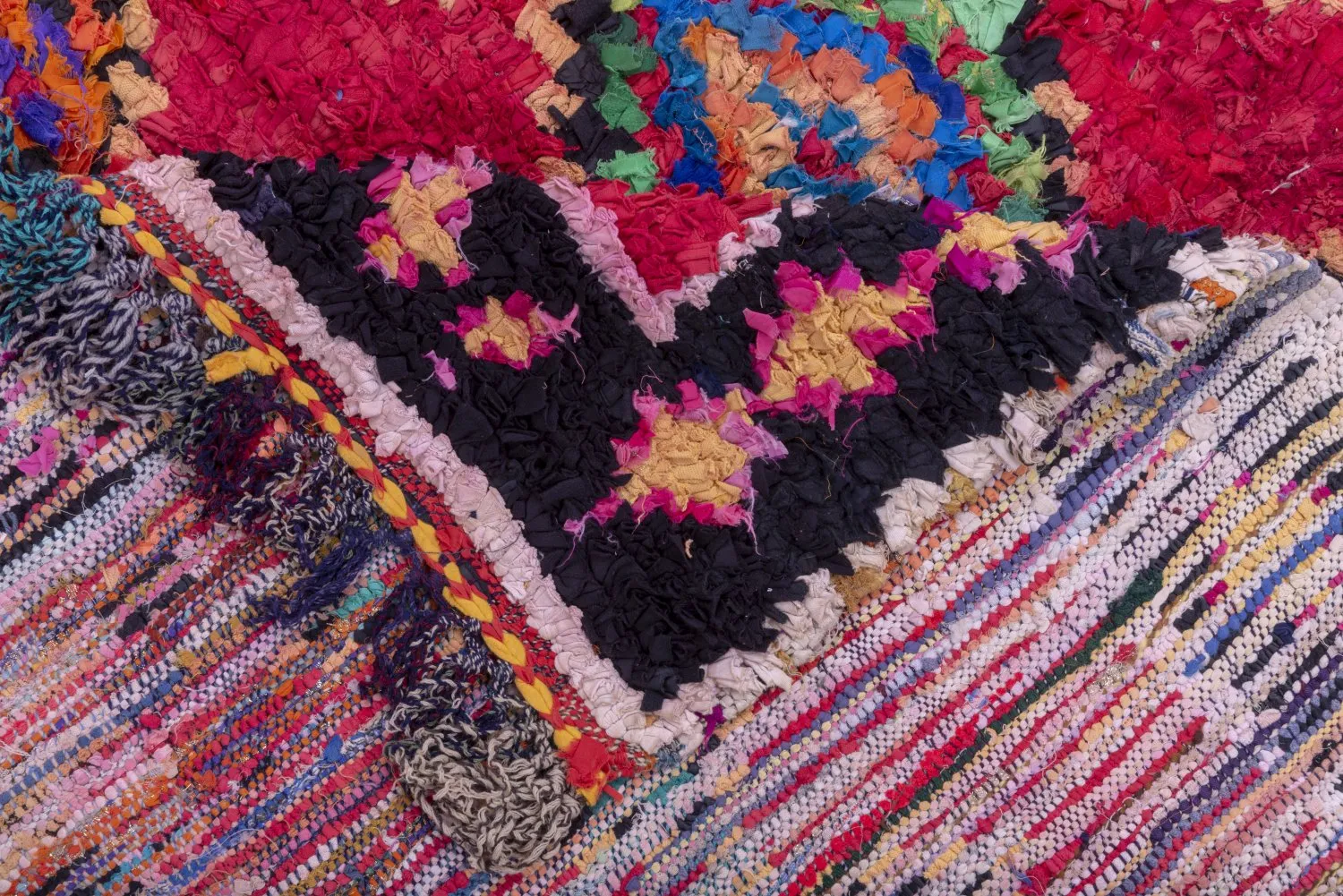 Marokkaanse Berber tapijt Boucherouite 255 x 145 cm