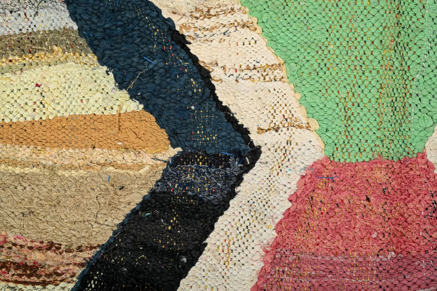 Marokkaanse Berber tapijt Boucherouite 135 x 215 cm