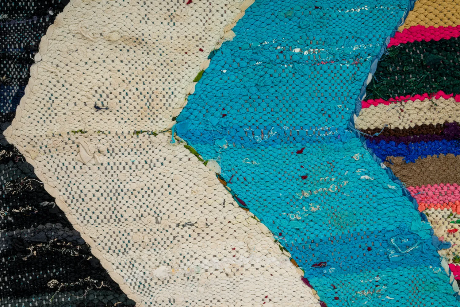 Marokkaanse Berber tapijt Boucherouite 140 x 255 cm