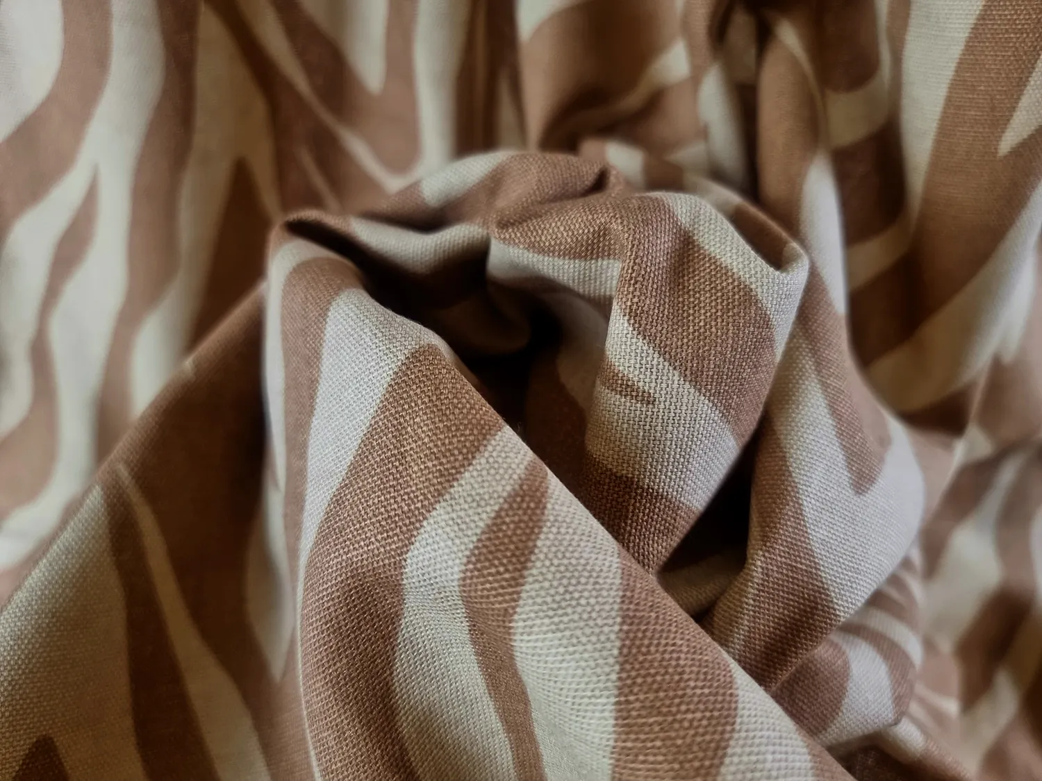 Gordijnen - Katoenen gordijn Laura (donkerbeige)