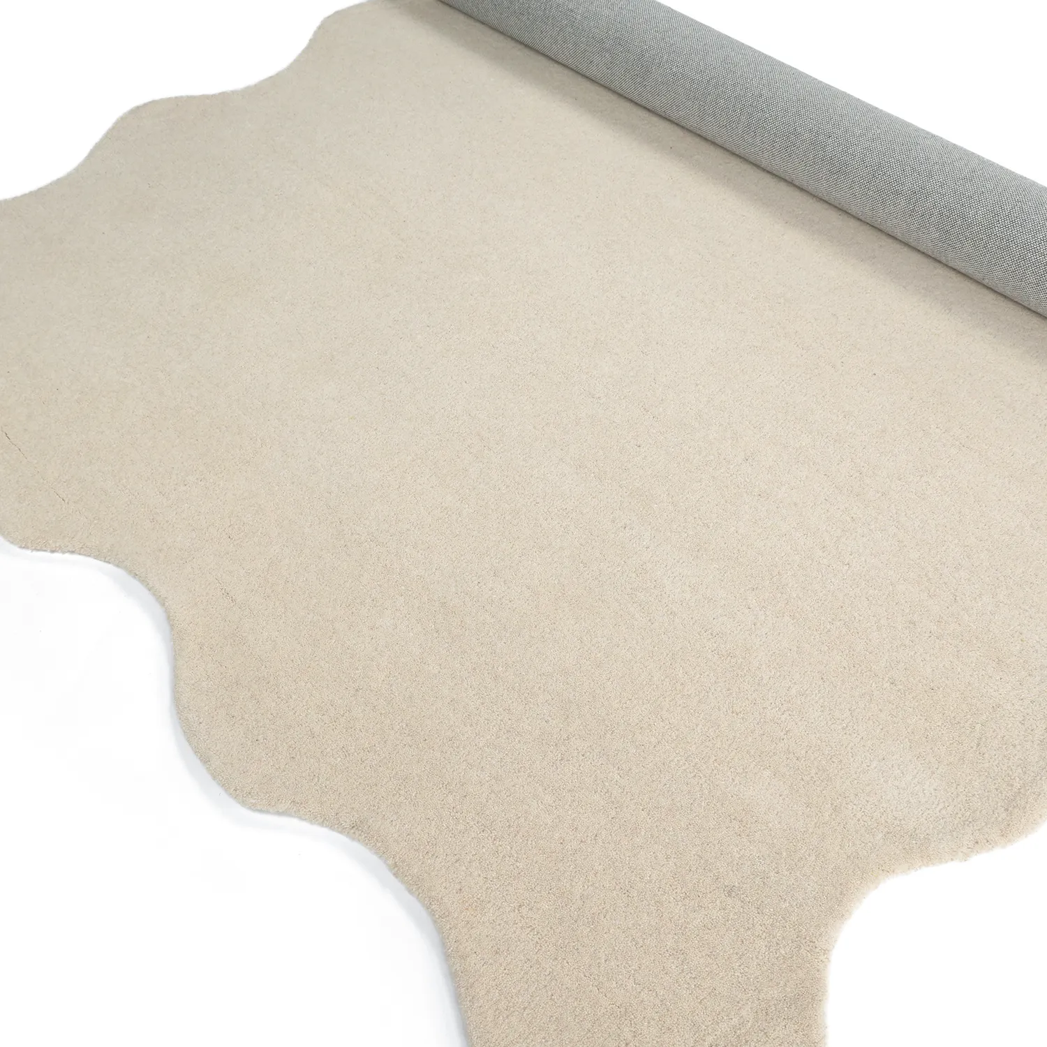 Golvend wollen tapijt - Diu Hand Tufted Wool Premium (room)
