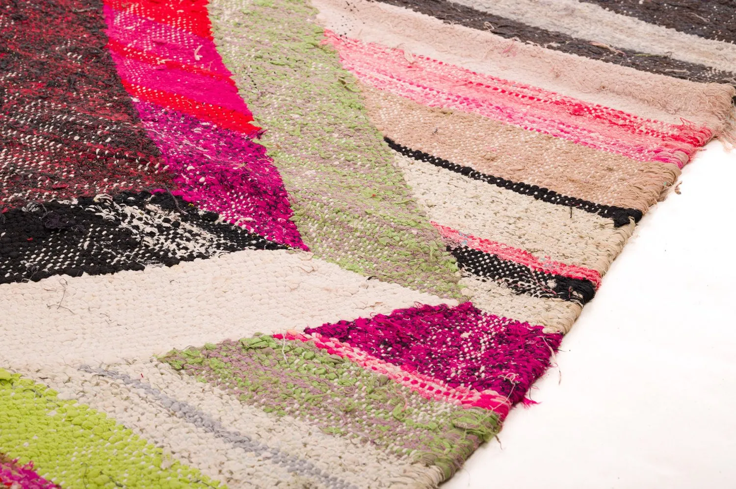 Marokkaanse Berber tapijt Boucherouite 135 x 245 cm