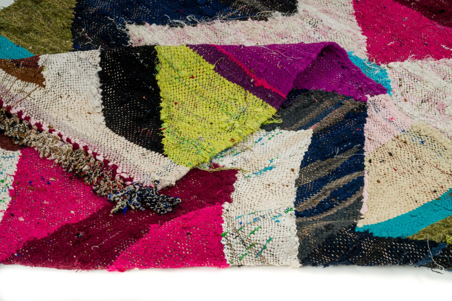 Marokkaanse Berber tapijt Boucherouite 135 x 230 cm