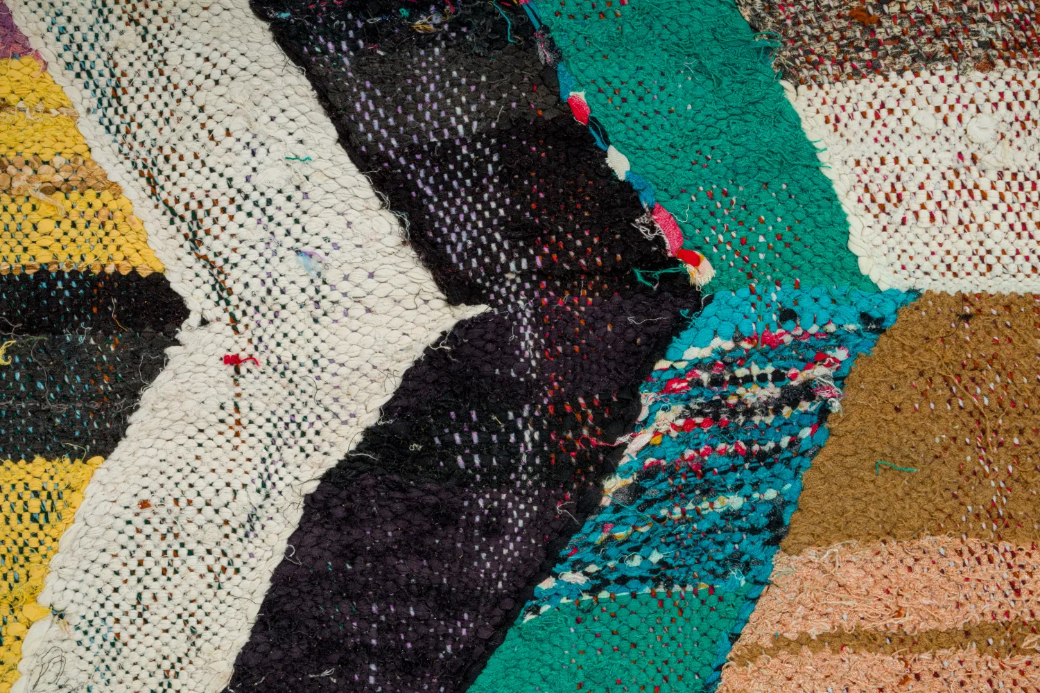 Marokkaanse Berber tapijt Boucherouite 135 x 245 cm