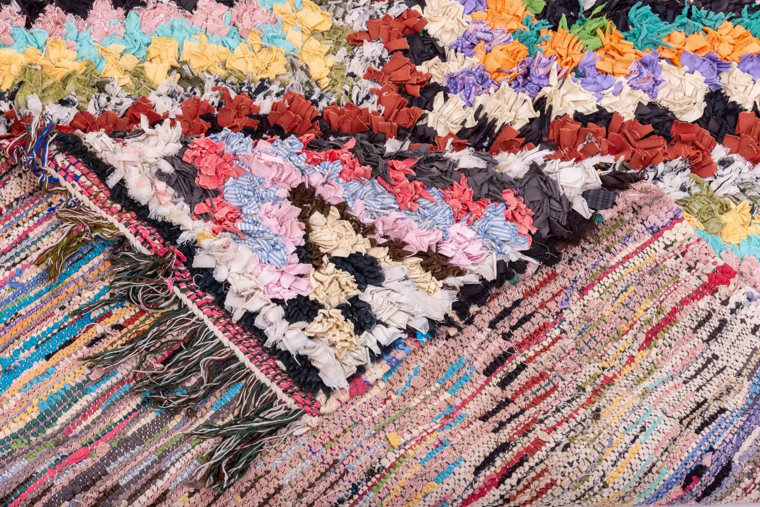 Marokkaanse Berber tapijt Boucherouite 215 x 120 cm