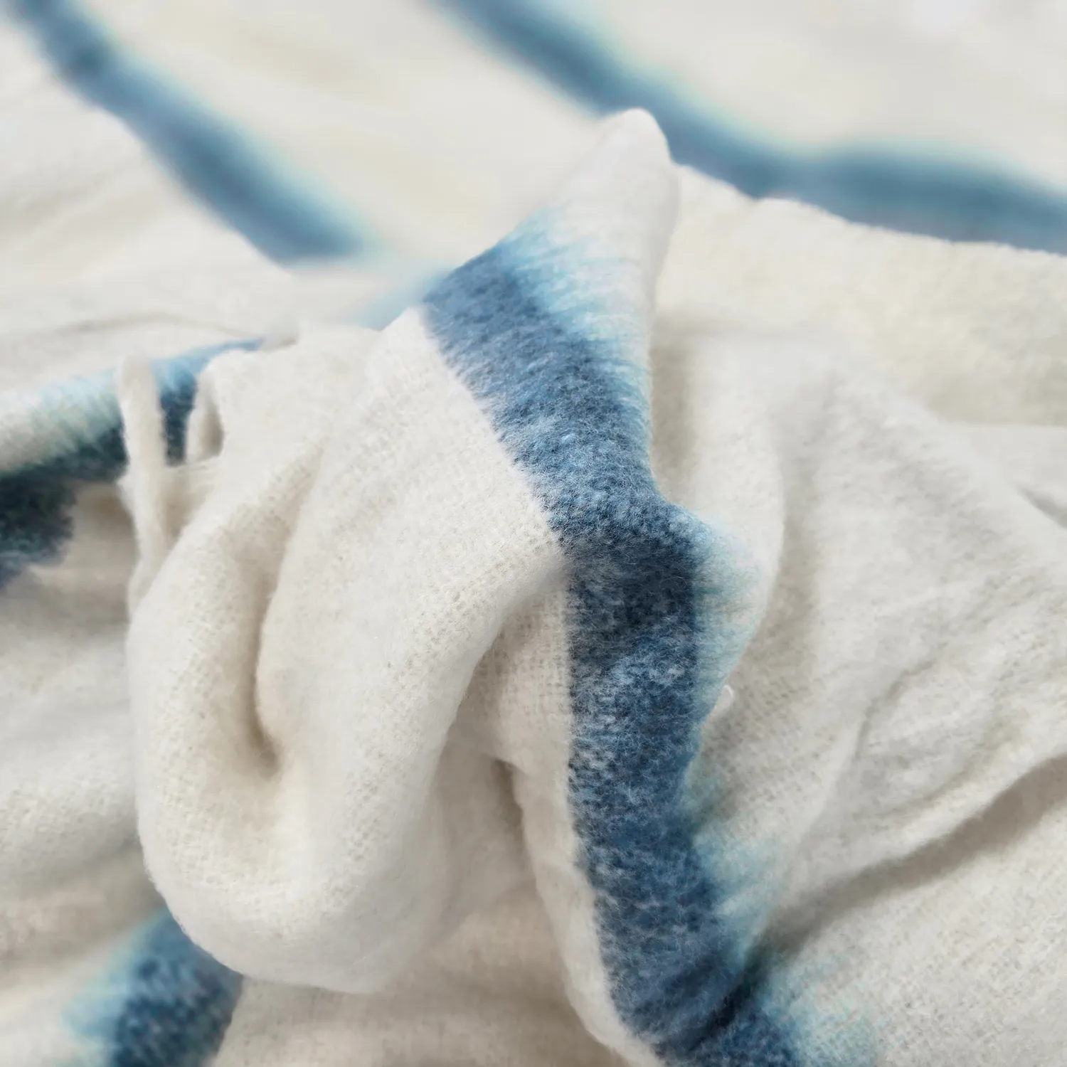 Plaid dekens - throw van wolmix - Miranda (blauw)
