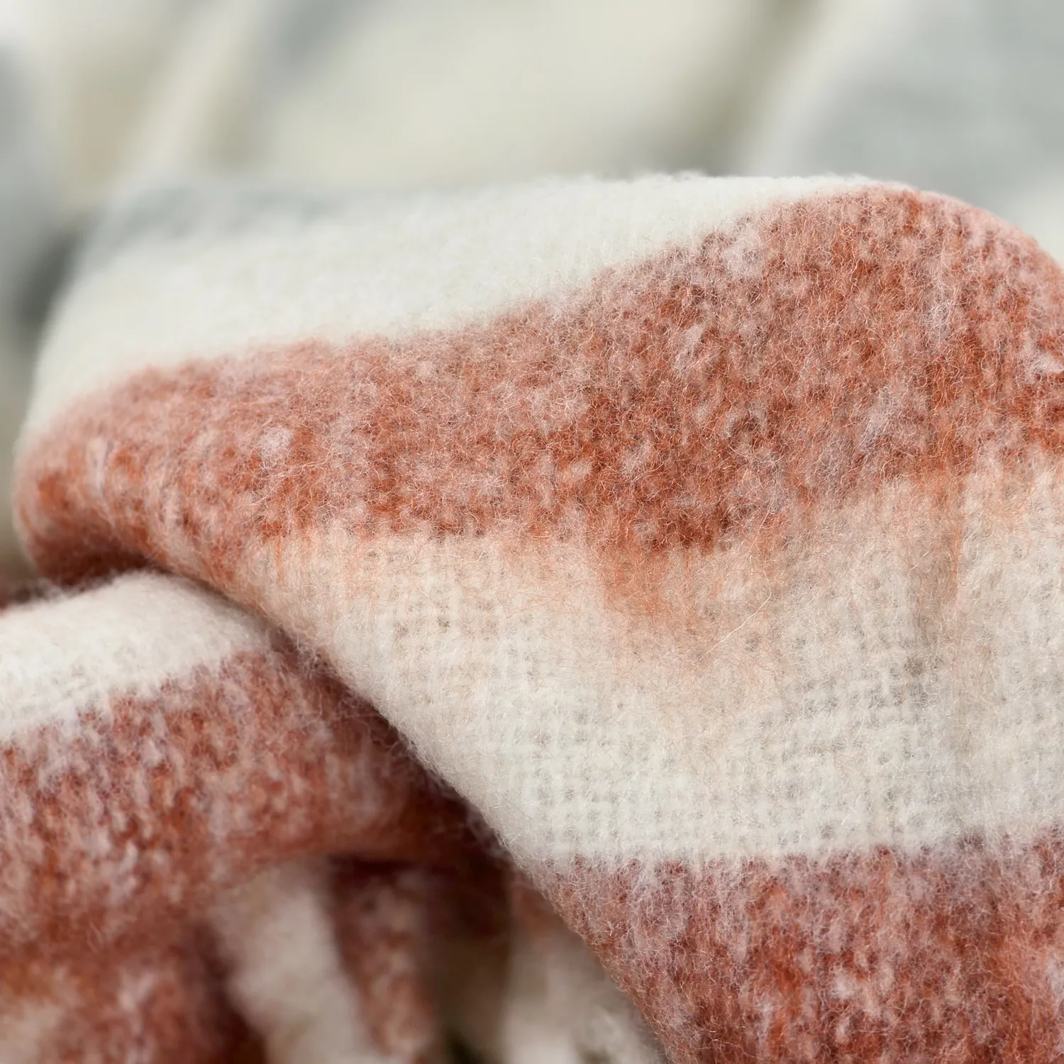Plaid dekens - throw van wolmix - Monica (roze)