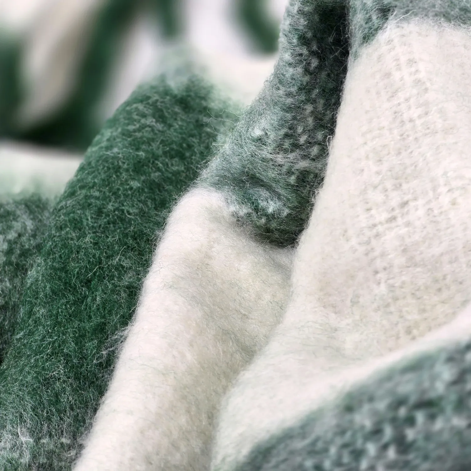 Plaid dekens - throw van wolmix - Phoebe (groen)