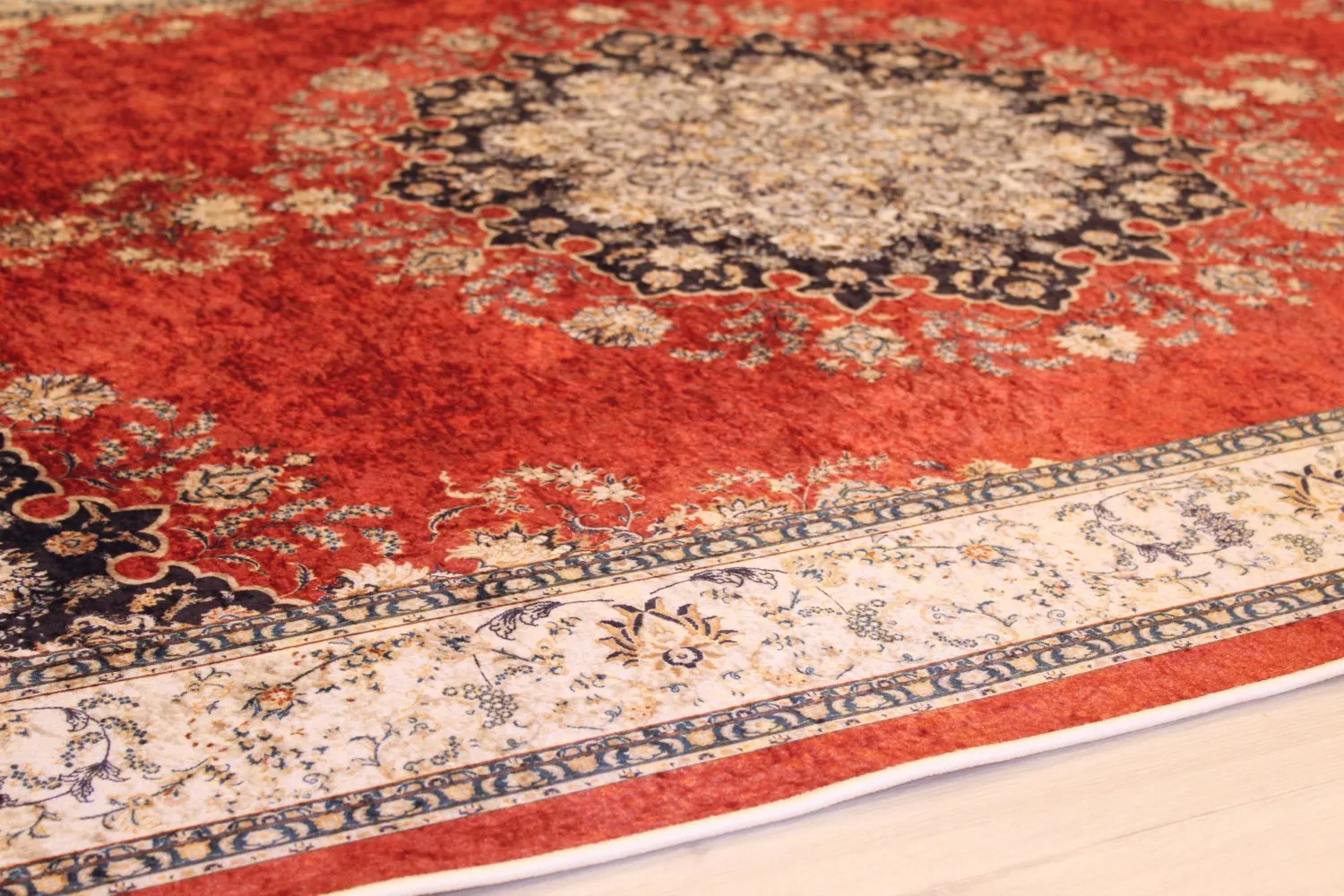 Wilton - Lice (rood/multi)