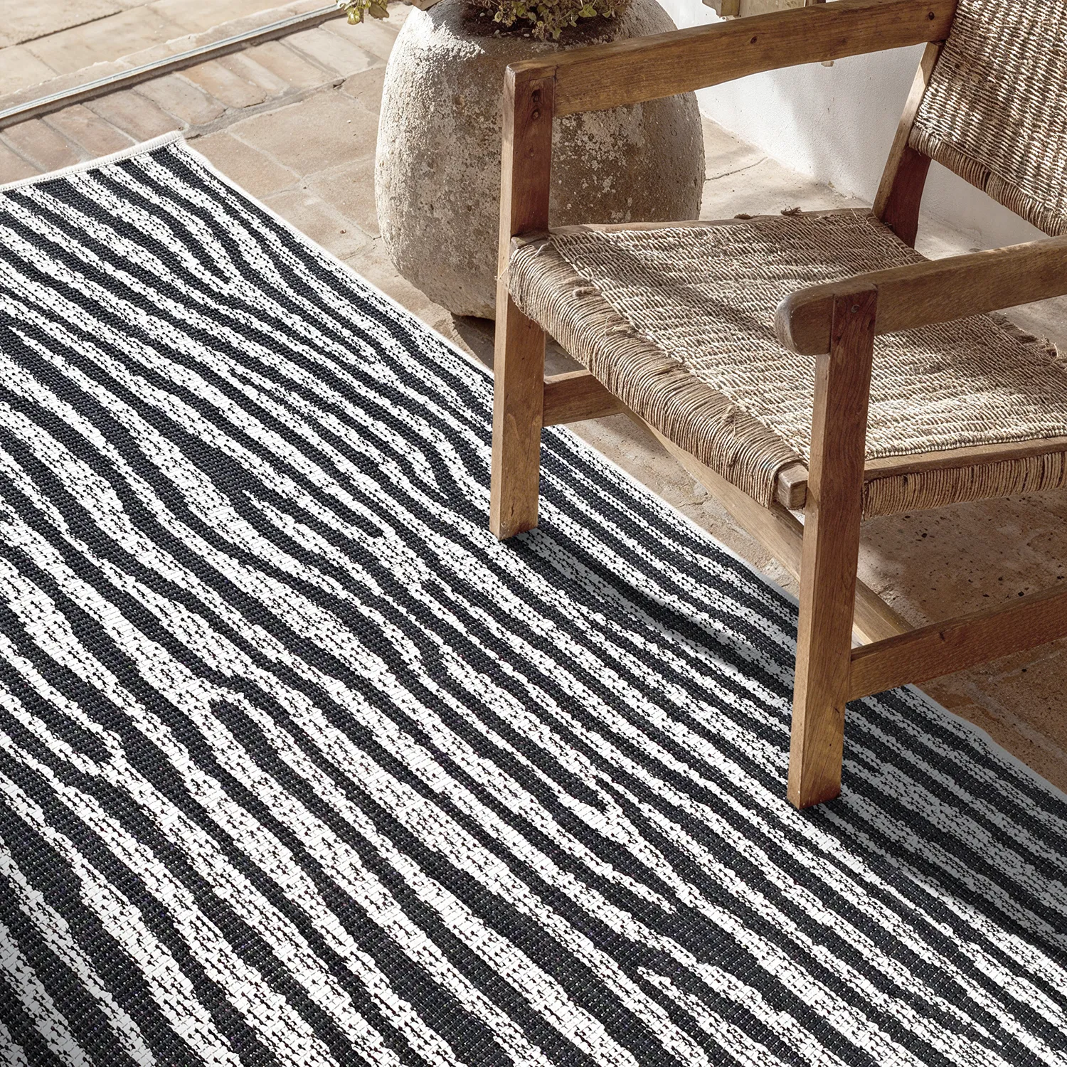 Vloerkleden voor binnen en buiten - utomhusmatta - Vaura (zwart/wit)