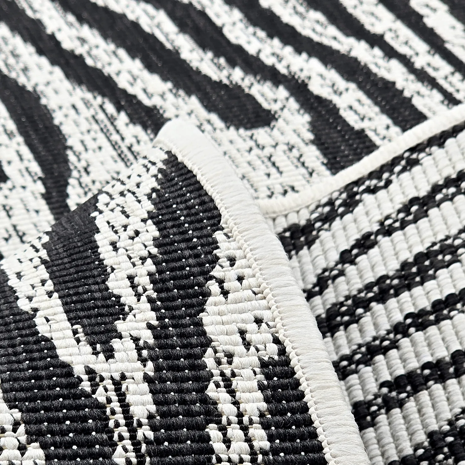 Vloerkleden voor binnen en buiten - utomhusmatta - Vaura (zwart/wit)