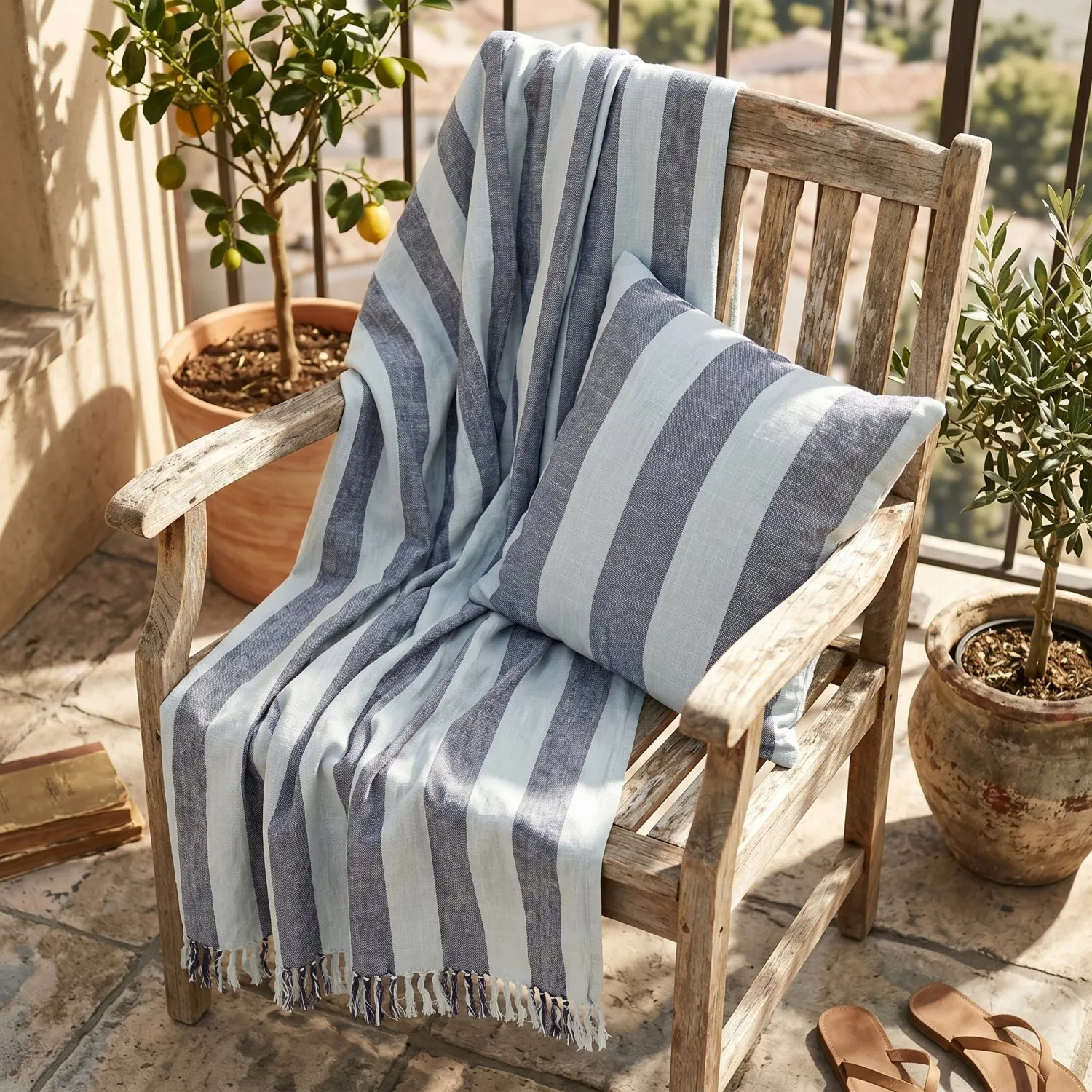 Kussensloop - Kora stripe cotton cushion cover (marineblauw/lichtblauw)