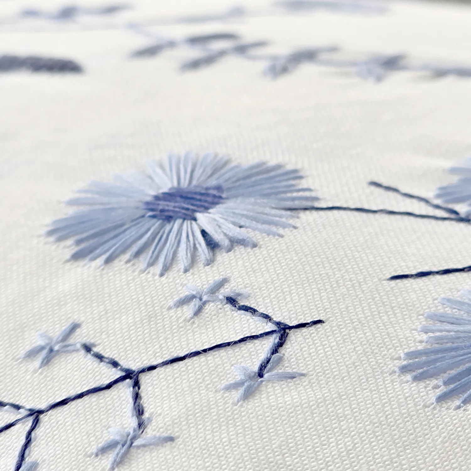 Kussensloop - Stavanger Embroidered Cushion Cover (multi)