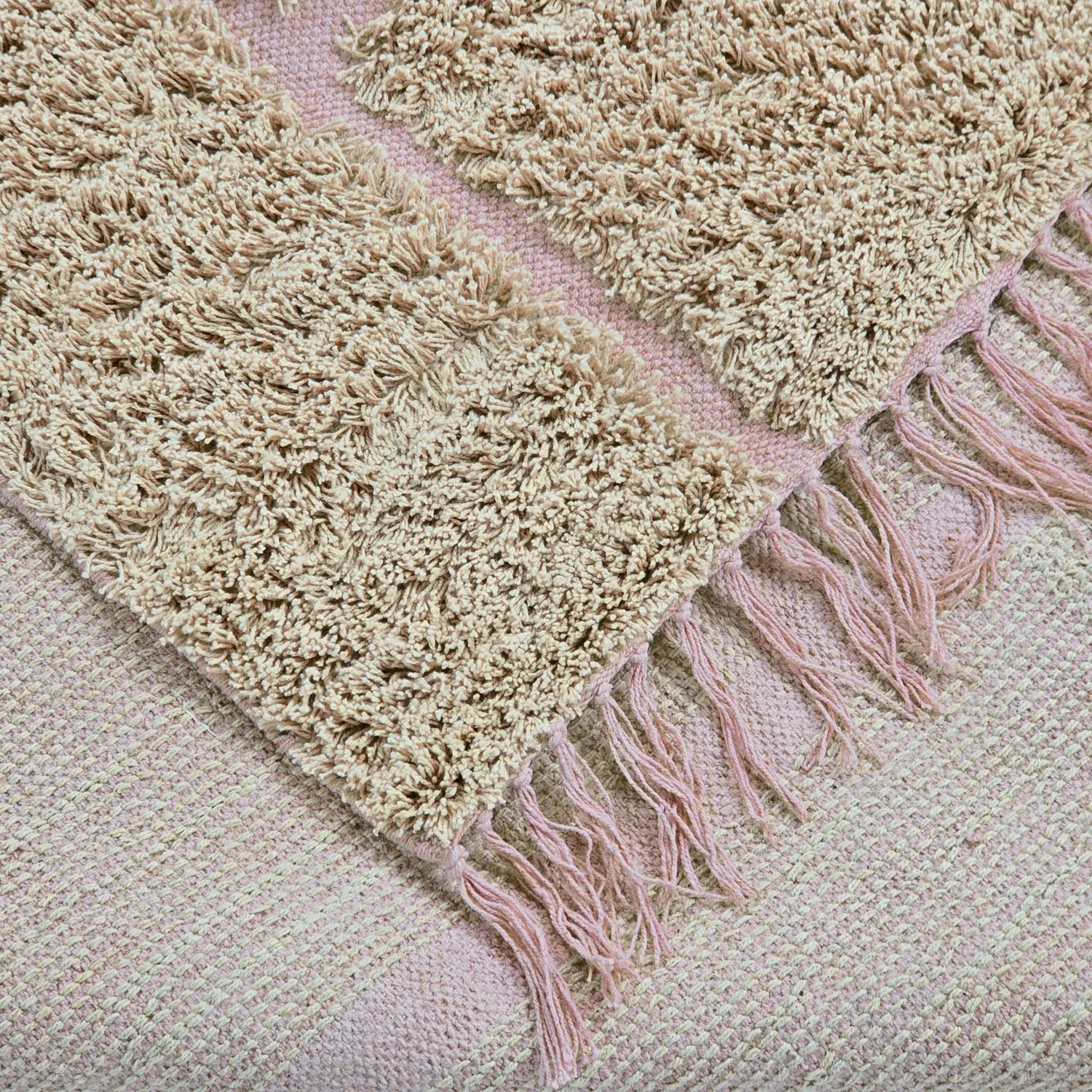 Hoogpolig vloerkleed - Lindley Natural Cotton Shaggy (beige/roze)