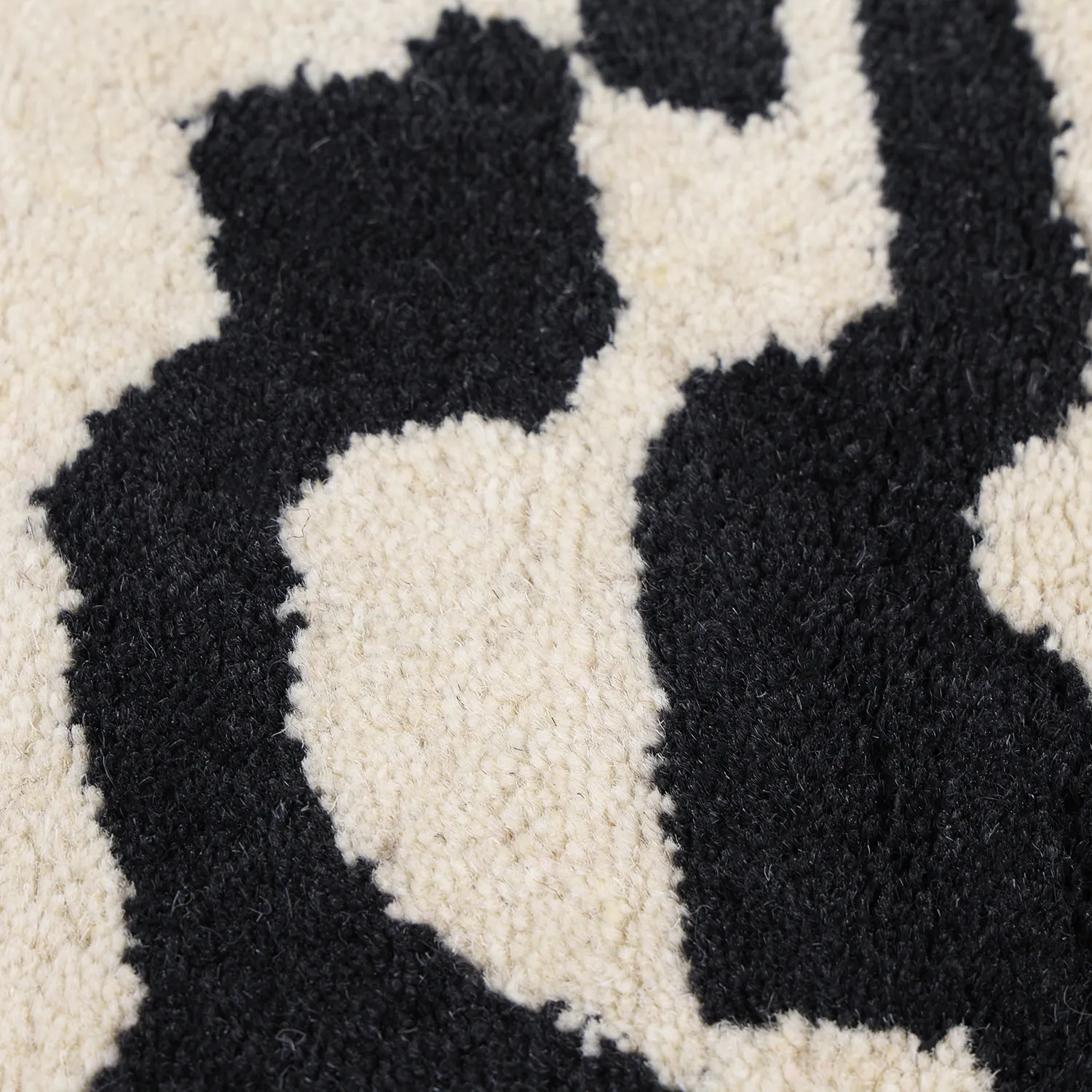 Hoogpolig vloerkleed - Zebra Tufted Wool Premium (wit/zwart)