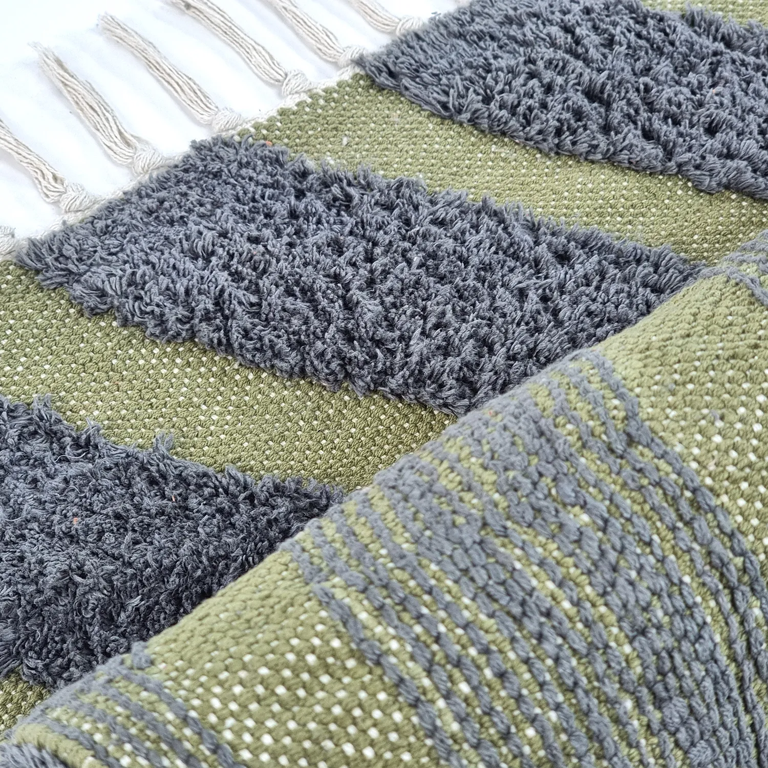 Hoogpolig vloerkleed - Callista Natural Cotton Shaggy (zwart/groen)