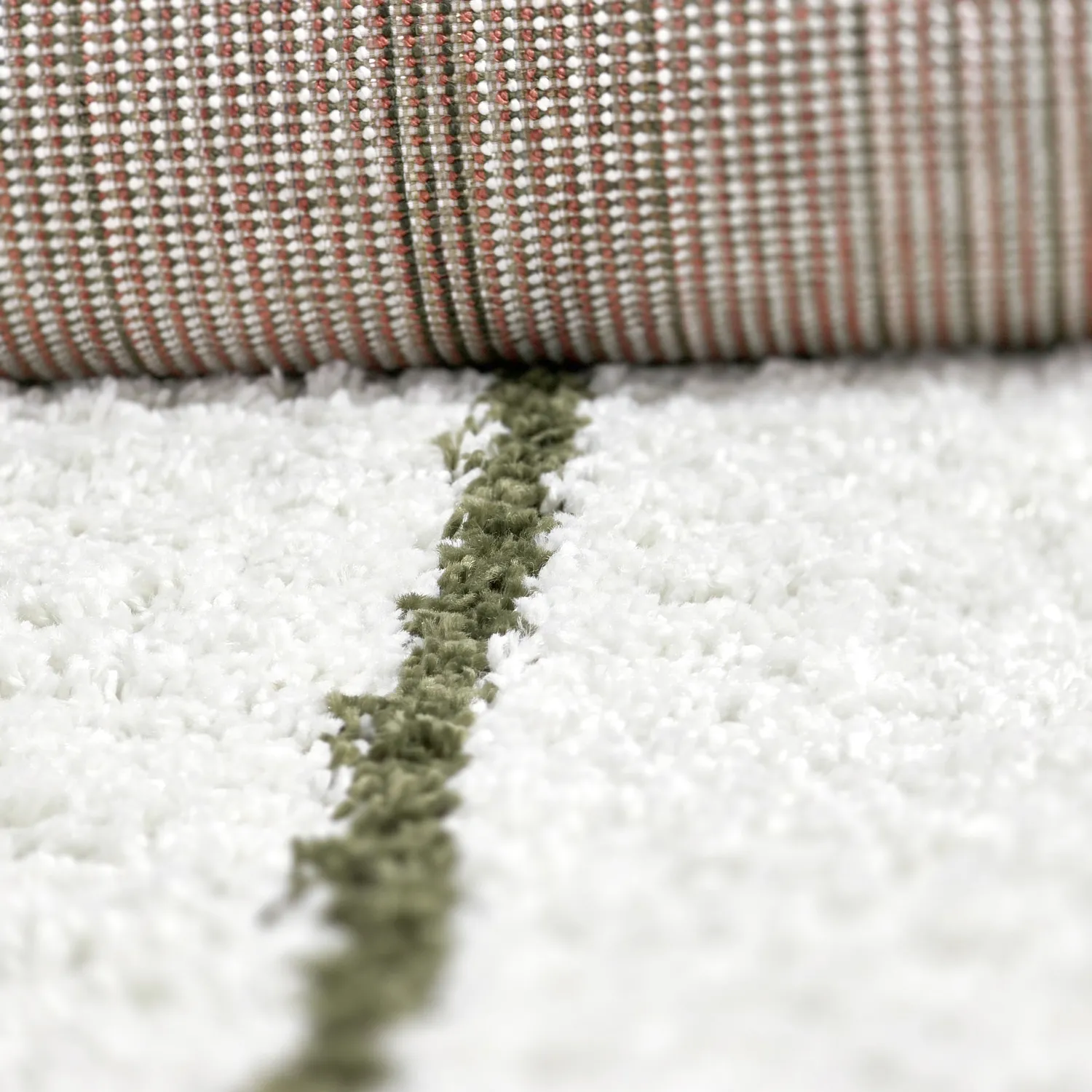 Hoogpolig vloerkleed - Eze (wit/groen)