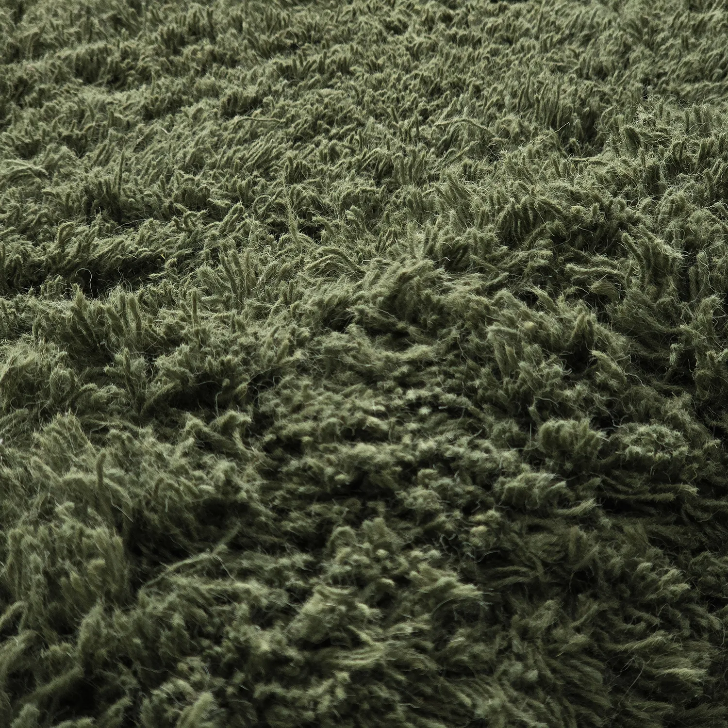 Hoogpolig vloerkleed - Fassale Hand Woven Wool Shaggy (mosgroen)