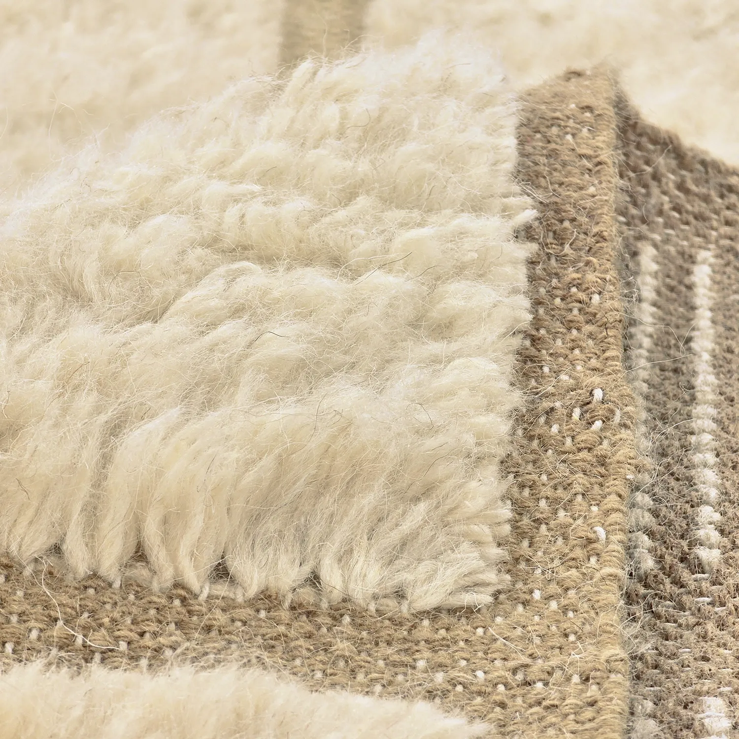 Hoogpolig vloerkleed - Leknes Hand Woven Wool Shaggy (room)