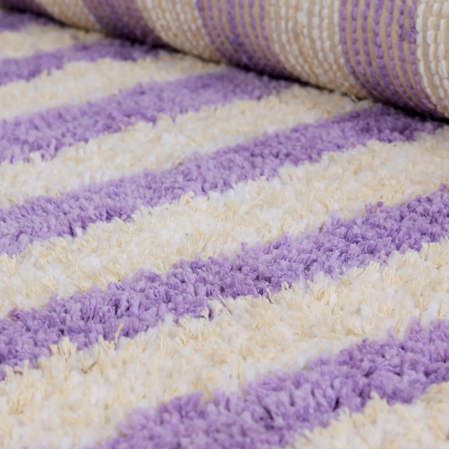 Hoogpolig vloerkleed - Thira Stripe Cotton Shaggy (room/licht paars)